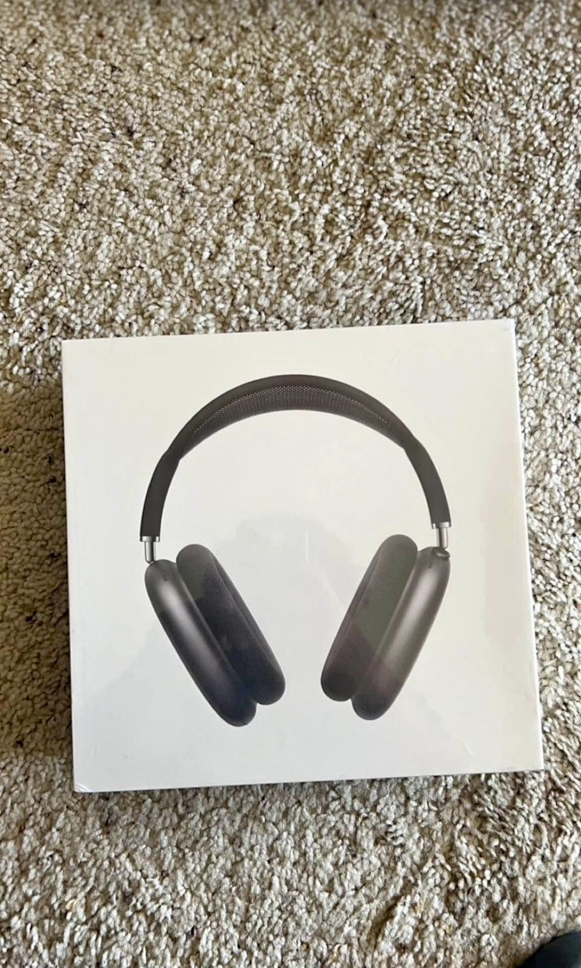 black AirPod Max