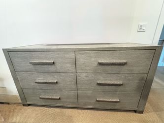 6-Drawer Dresser