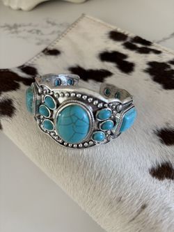 Faux Turquoise Silver Tone CUFF BRACELET Western Cowgirl Concerts Rodeo Jewelry
