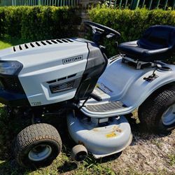 Craftsman T1100 Riding Lawnmower 