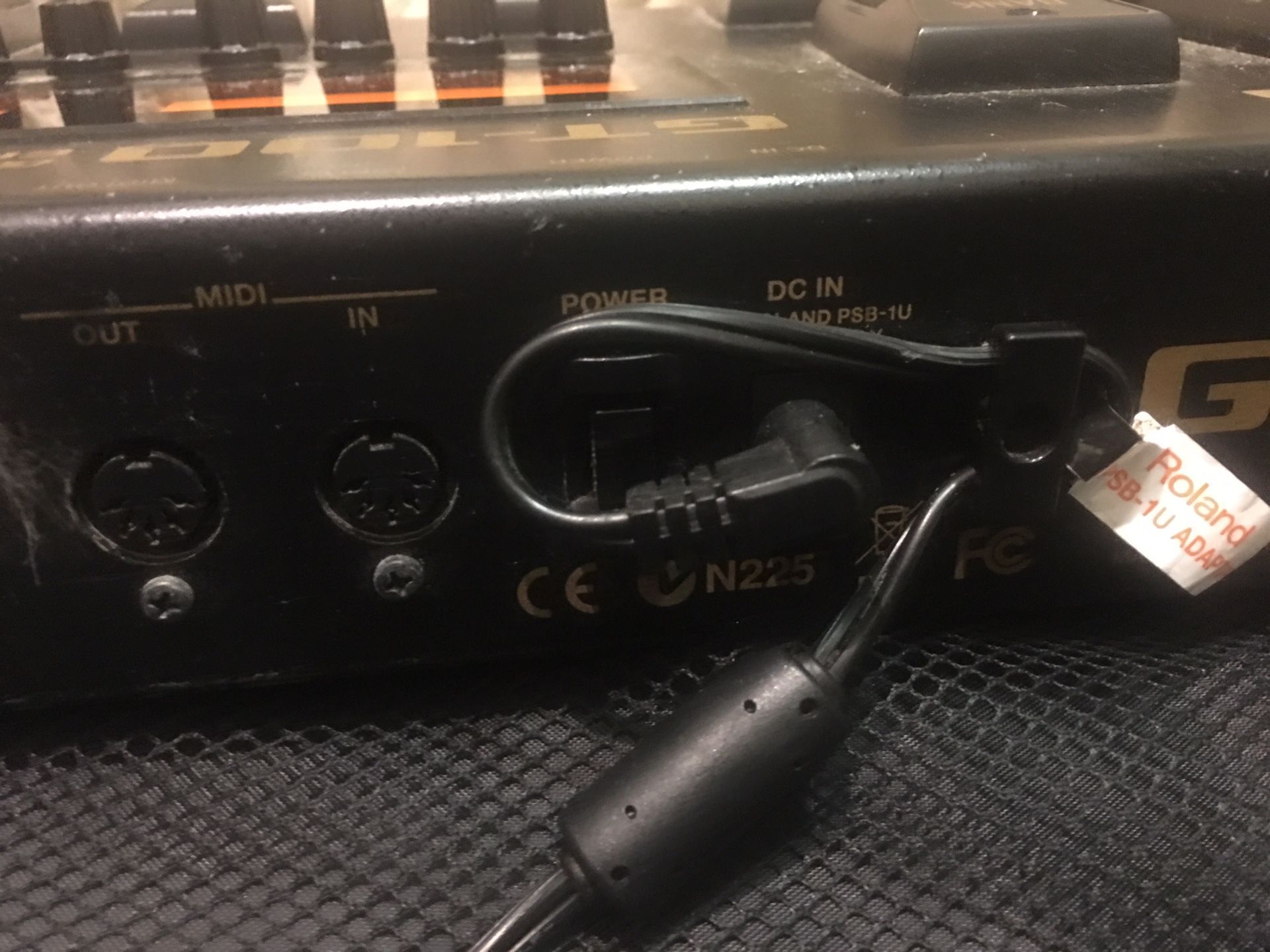 BOSS GT100 GUITAR EFFECTS