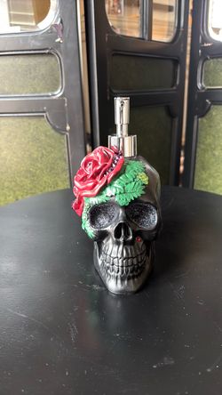 Marilyn skull soap dispenser