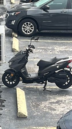 Gasoline scooter