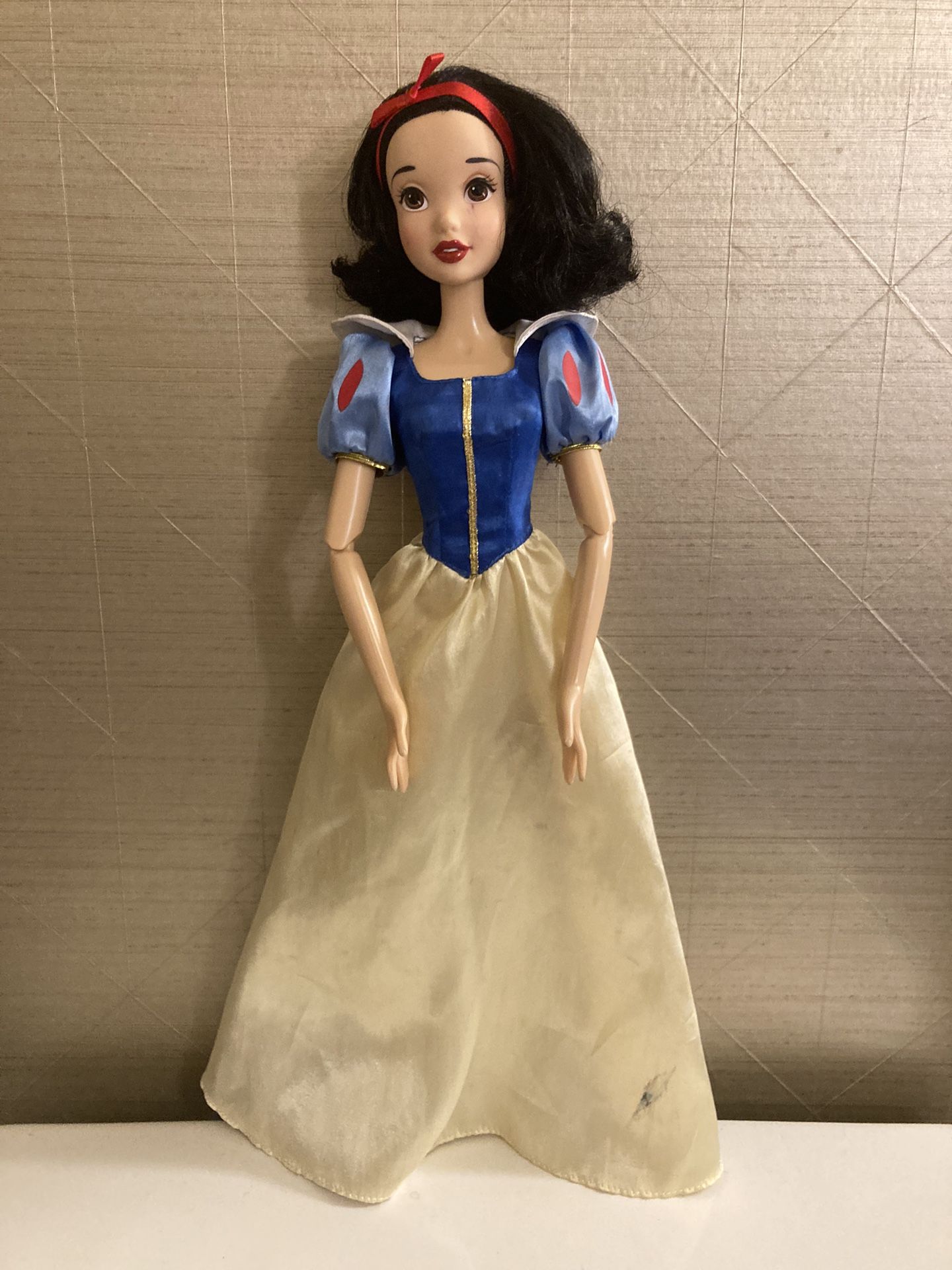Snow White Singing Doll 2012 Not Working