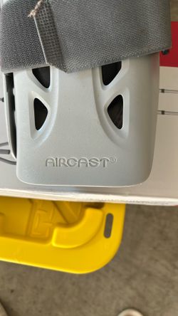 2 Air Cast And 1 Clutches As Shown In Picture