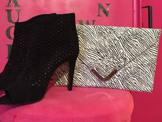 Booties/with Clutch