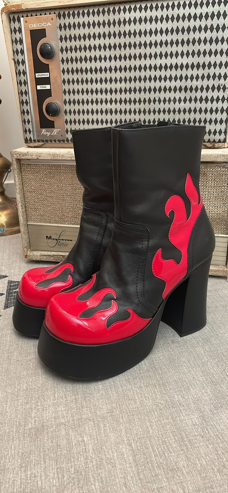 Steve Madden Flame Boots Size 8