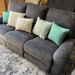 LIVING SPACES ELECTRIC RECLINING SOFA DARK GRAY (L85"D33"H19") 