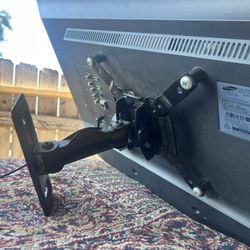 Samsung TV - 32 Inch 