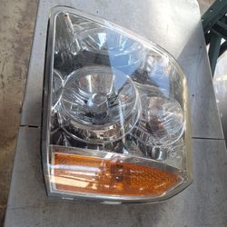 Gmc Yukon Left Headlight Oem 