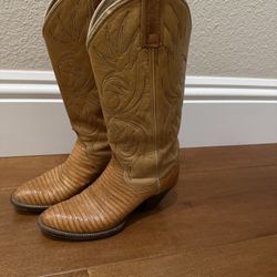 Women’s Dan Post Cowboy Boots