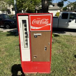 Vintage Coke Machine 