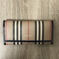 Burberry Women’s Wallet 