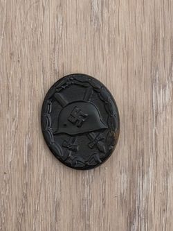 original German WW2 Wound Badge in black.