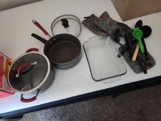 Random assorted kitchenware