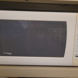 Panasonic 2.2 Cu. Ft. Countertop Microwave,  1250W Inverter Power