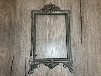 Vintage Ornate Metal Picture Frame – Decorative Tabletop Frame