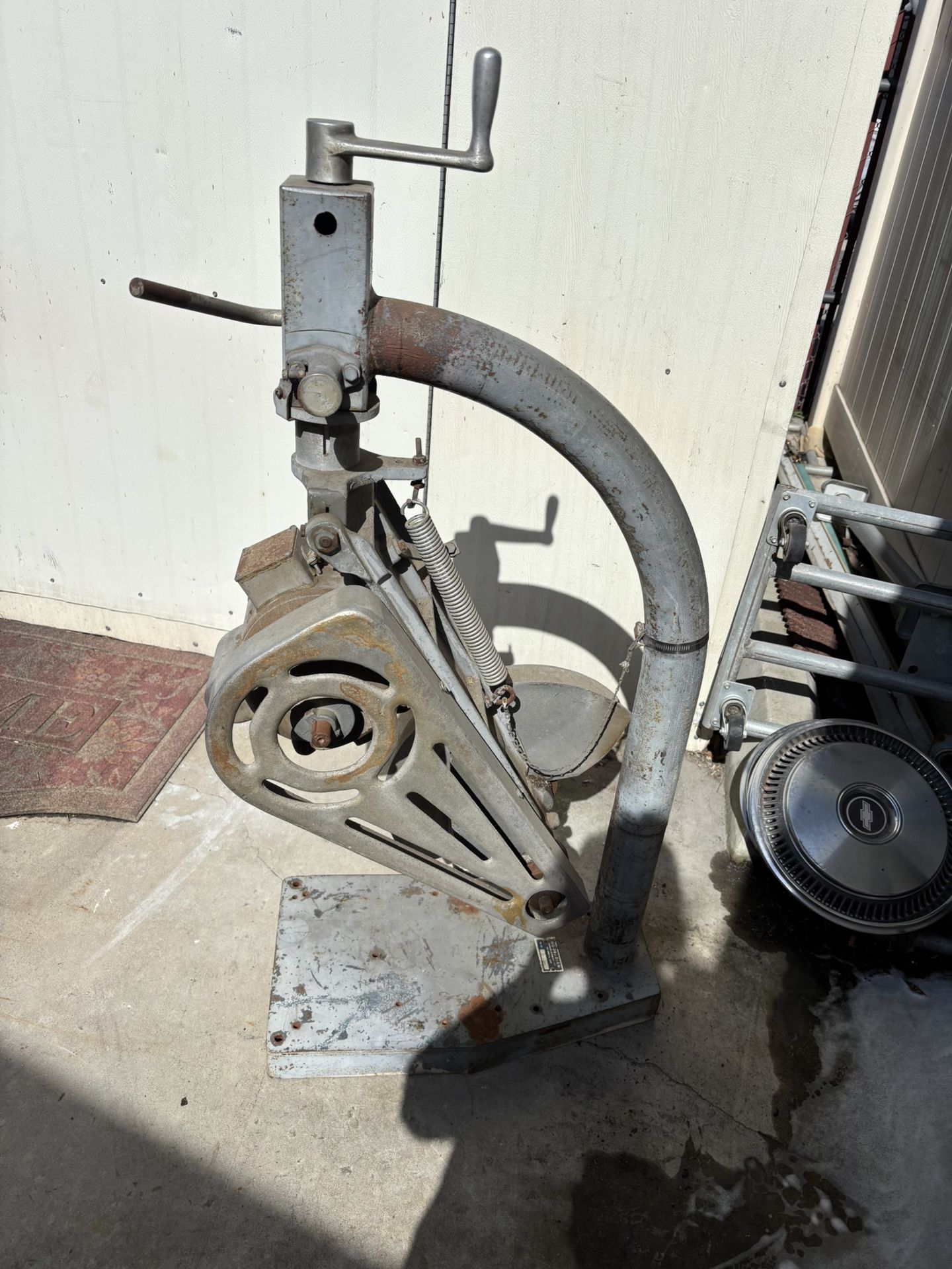 Swing Saw