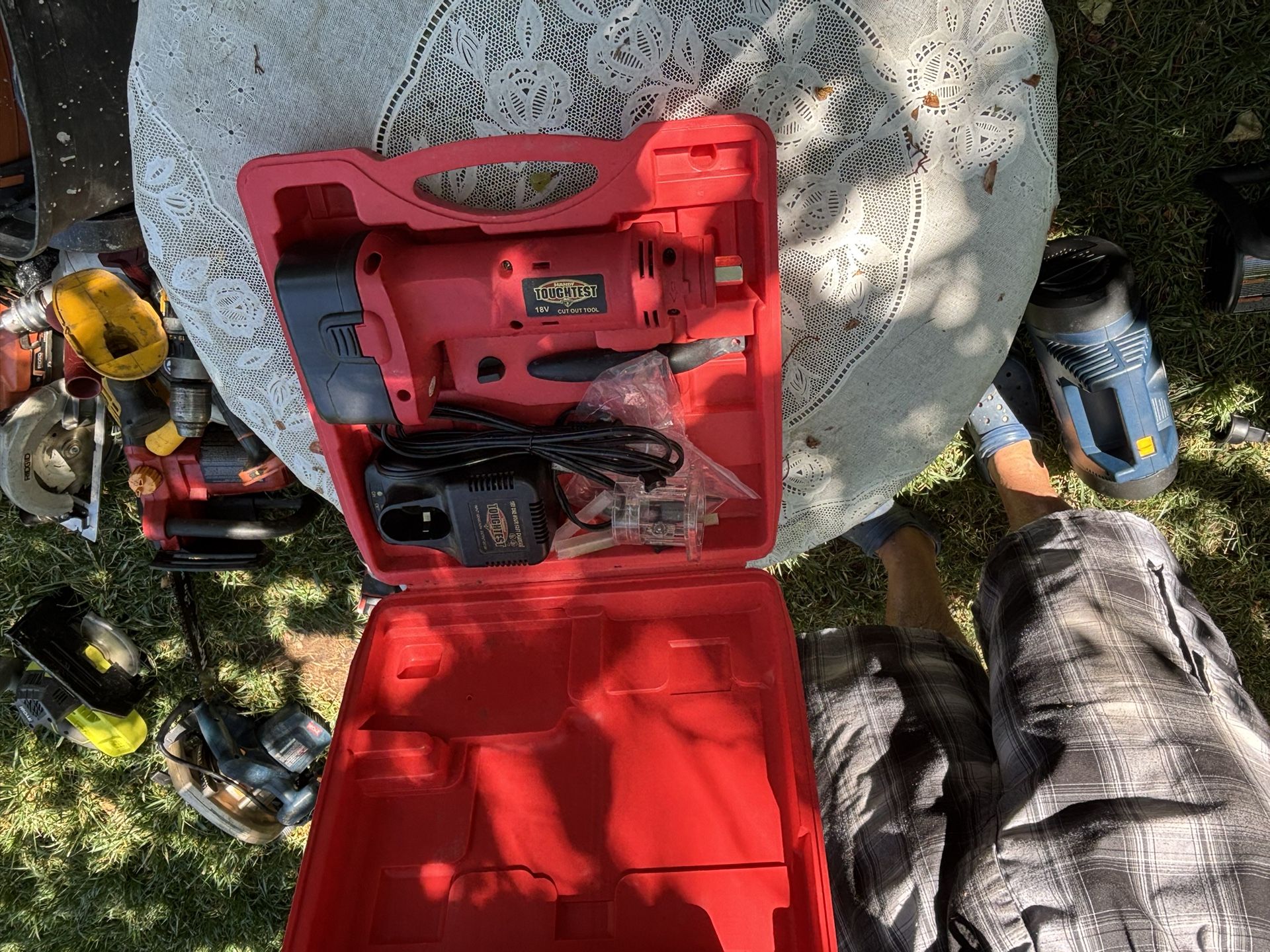 TOUGHIEST 18V CUT OUT TOOL
