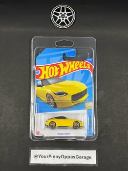 Hot Wheels - Factory Fresh #5/10 - Yellow Nissan Z Proto (HHF37)