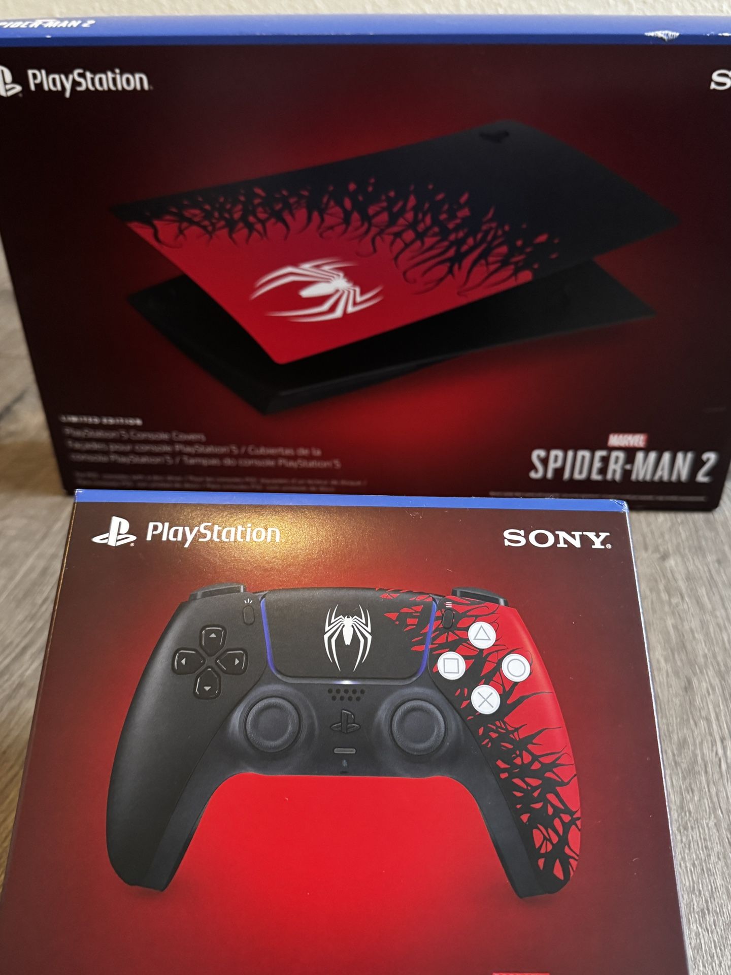 PlayStation 5 Spider-man 2 Limited Edition Cover And Controller. 