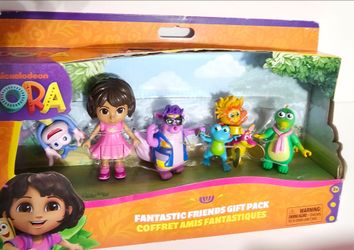 DORA and friends gift pack. NIB