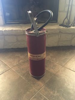 Pump fire extinguisher