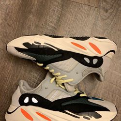 Adidas Yeezy Boost 700 (wave runners) Size 11