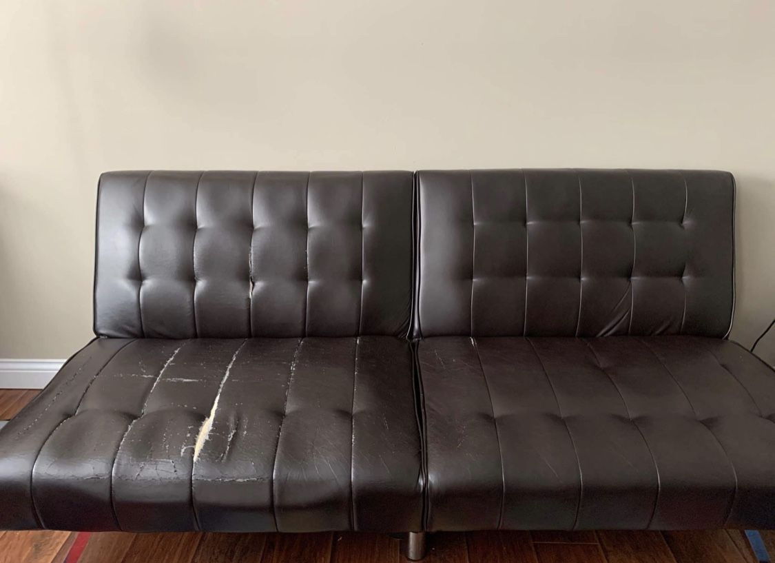 Convirtable sofa