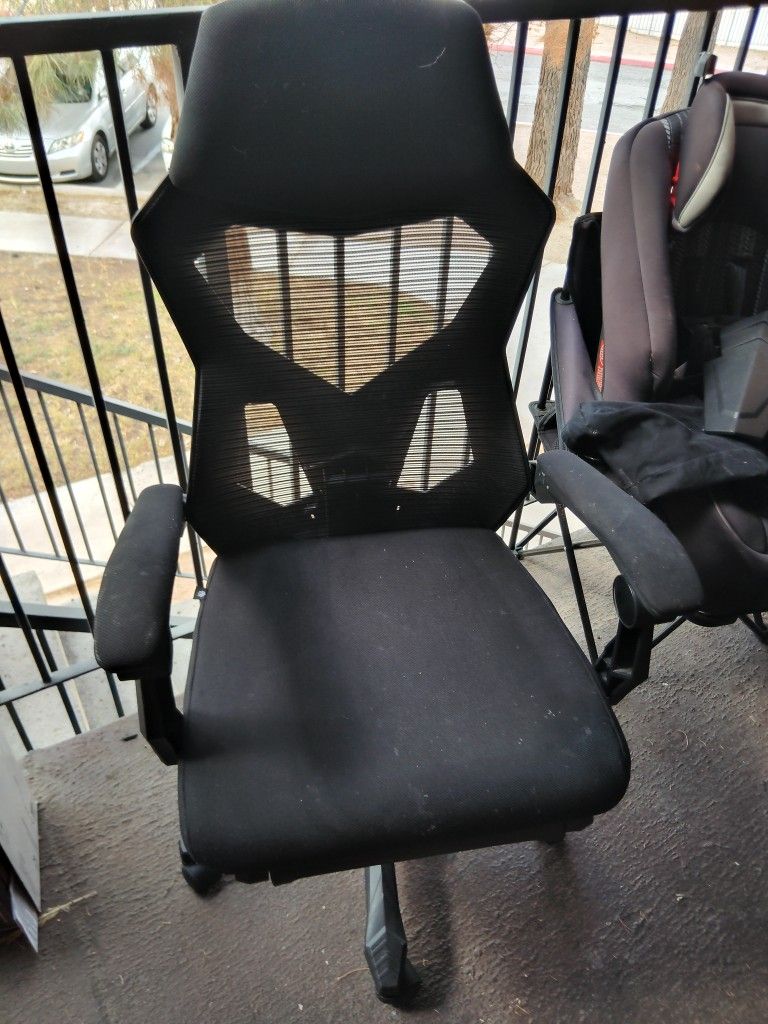 Computer Chair In Good Condition, Available Anytime 