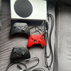Xbox One Series S w/ Controllers