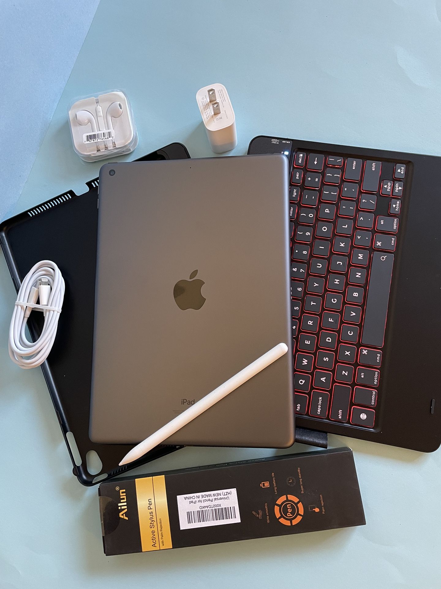 Apple IPad 9th Generation (10.2” Retina /Touch ID /IOS 18/ 2021 Model) 64GB with Pen, Keyboard & Accessories