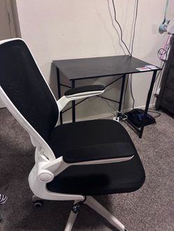 NEED TO GET RID OF ASAP gaming chair