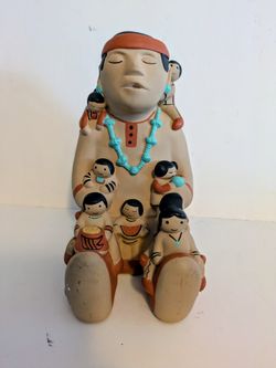 Teissedre Storyteller Figurine Handmade Native American Pottery 8 Children USA
