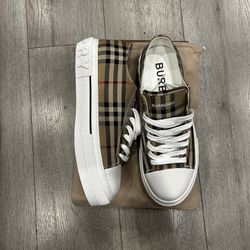 Burbery Sneaker