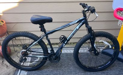 Mongoose 27.5" Hondo 21 Speed Disc Brake Lightweight Mens Rugged Mountain Bike