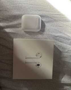 2nd Gen Apple AirPods