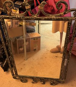 Beautiful set mirror and table