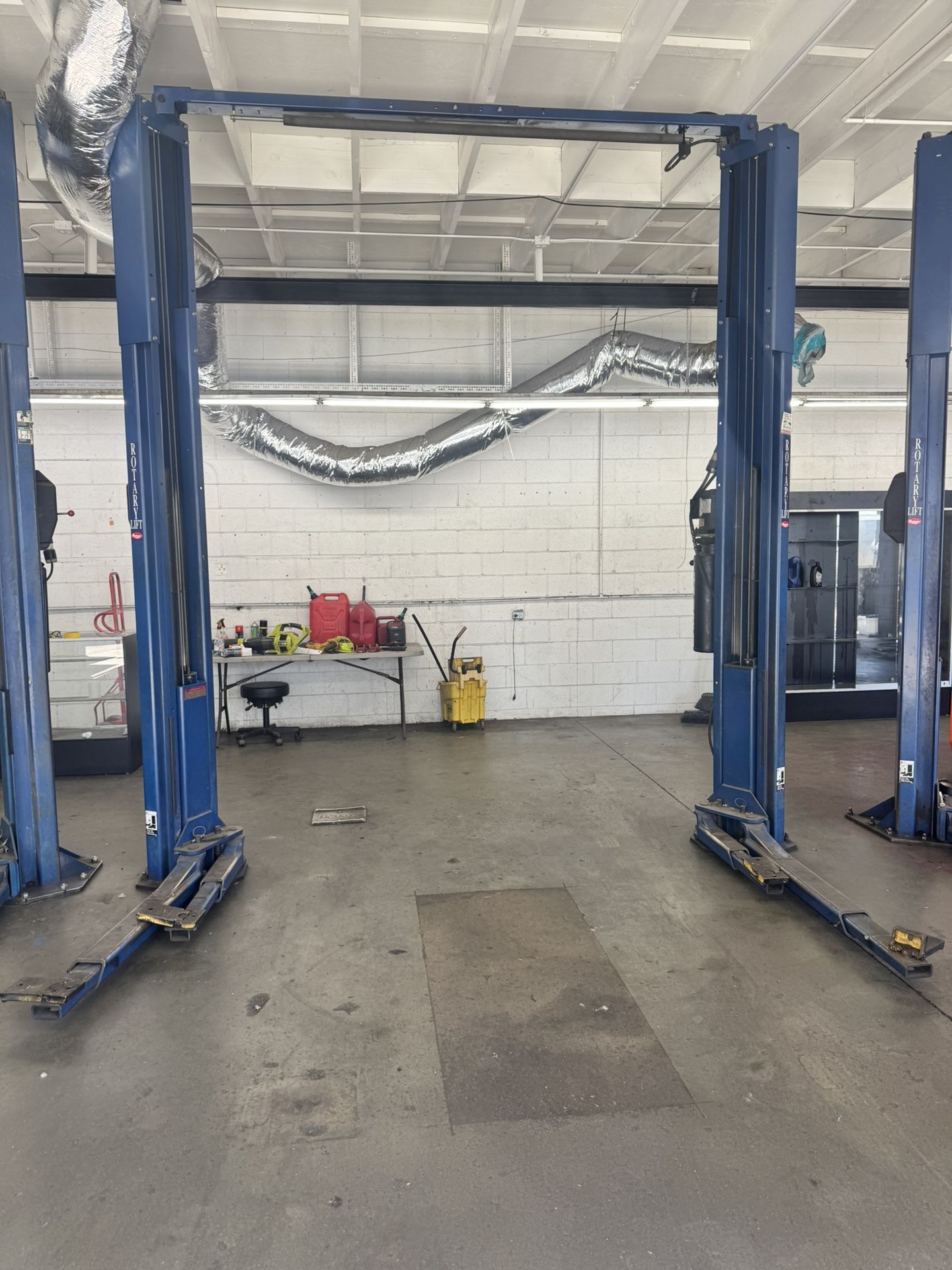 Rotary Lift Auto cars