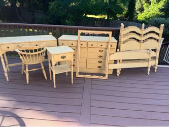 1976 Ethan Allen Twin Bedroom Set – Solid Wood