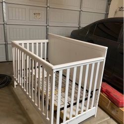 It’s Available: White Baby Crib 