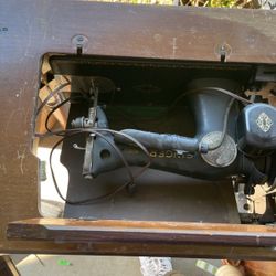 Singer Sowing Machine 