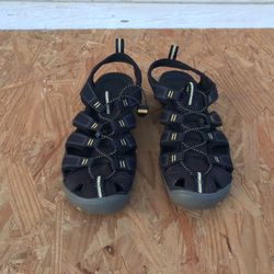 Keen Women Hiking Shoes 8 1/2 US size