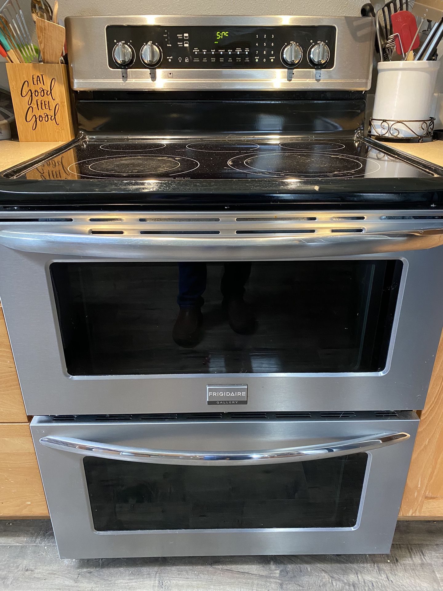 Frigidaire Double oven Stainless Range 