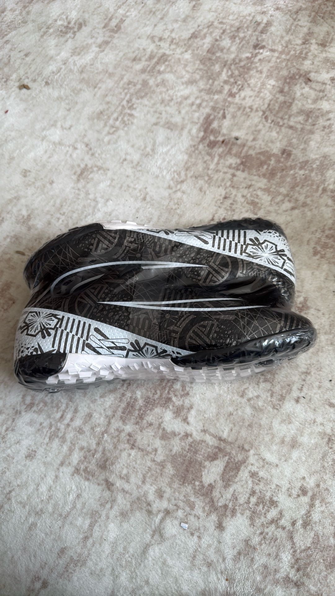 Generic Brand Indoor Men's Soccer Cleats - Lightweight