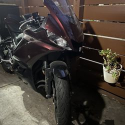 Yamaha R3 2023 Motocicleta 