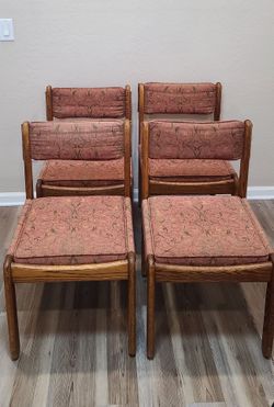 Set of 4 chairs