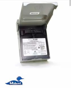 GE 30-Amp 120/240-Volt Fused AC Disconnect