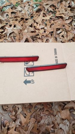 Mustang rear bumper reflectors