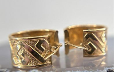 14k Yellow Gold Greek Key Hollow Hoop Earrings
